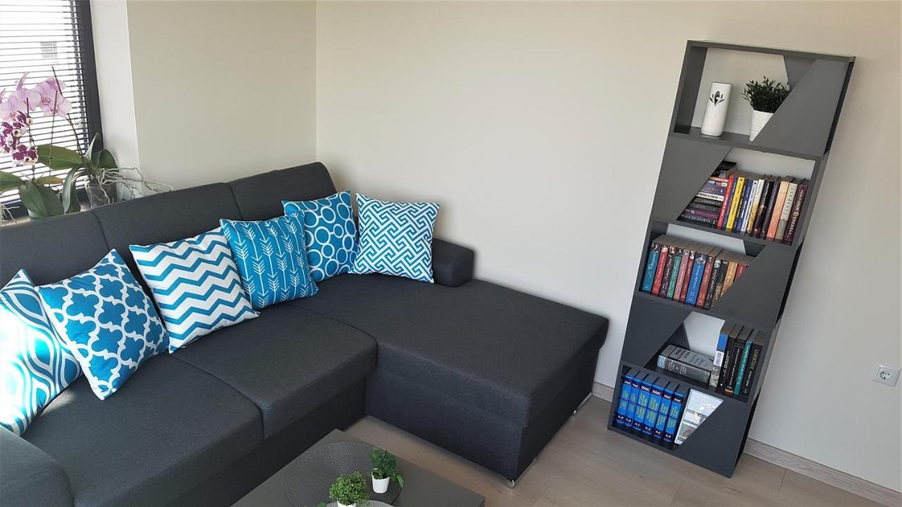 Azzurro-Top Floor Apartment In Quiet Neighborhood, Free Private Parking Varna ภายนอก รูปภาพ