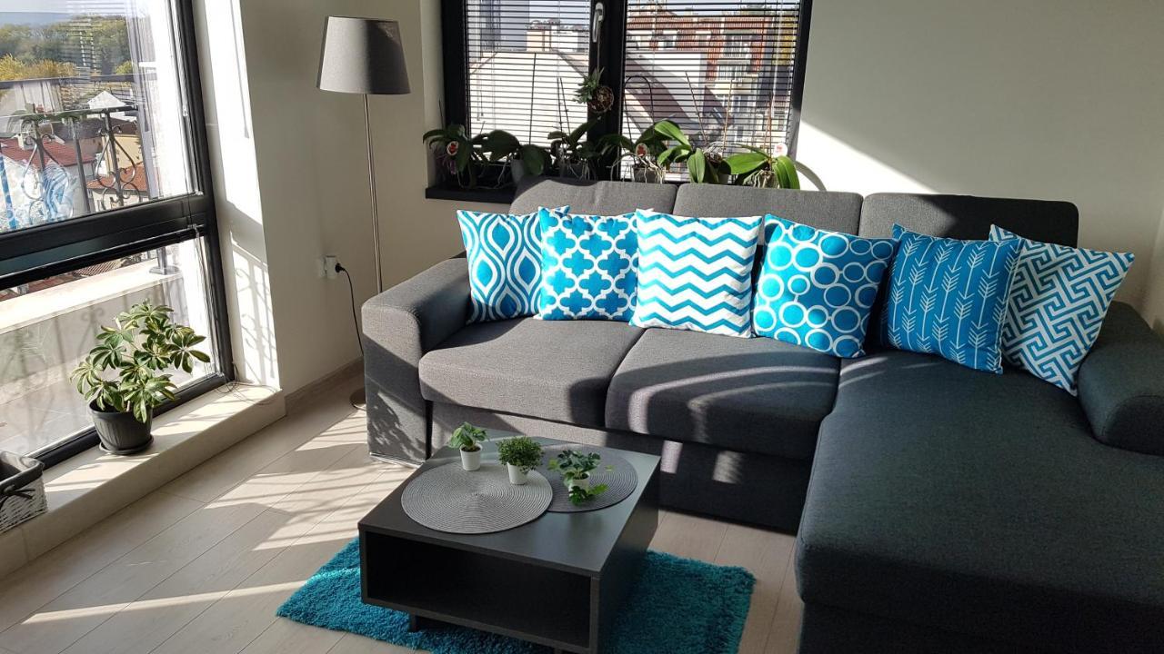 Azzurro-Top Floor Apartment In Quiet Neighborhood, Free Private Parking Varna ภายนอก รูปภาพ