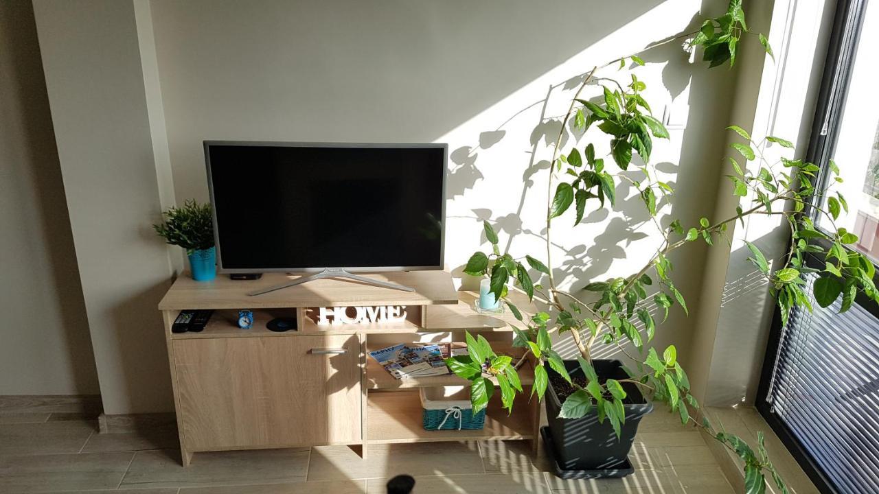 Azzurro-Top Floor Apartment In Quiet Neighborhood, Free Private Parking Varna ภายนอก รูปภาพ